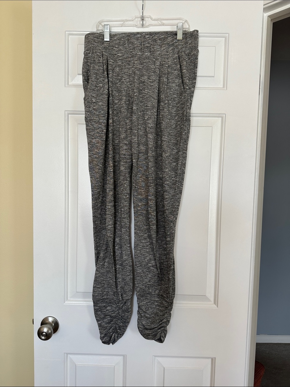 H & M Cozy Gray Marled Lounge Pants small